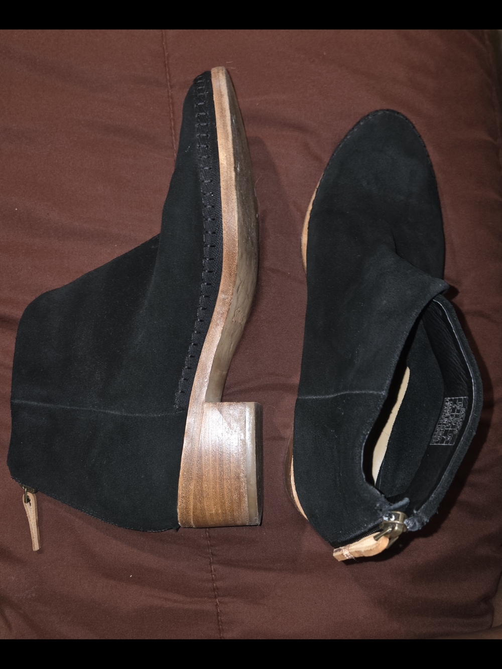 SOLUDOS Women's Venetian Suede Booties